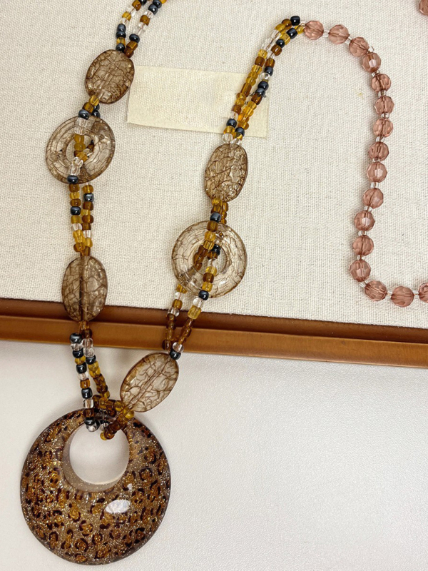 Ogrlica boho stila, dugačak dizajn s cvjetnim privjeskom; cinkova legura, elektroplatirana, duljina 41–50 cm, U-oblik, običan lanac