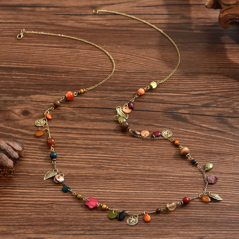 Ogrlica boho stila, dugačak dizajn s cvjetnim privjeskom; cinkova legura, elektroplatirana, duljina 41–50 cm, U-oblik, običan lanac