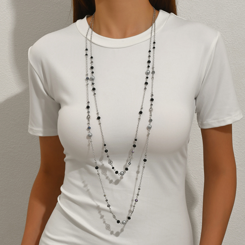 Ogrlica boho stila, dugačak dizajn s cvjetnim privjeskom; cinkova legura, elektroplatirana, duljina 41–50 cm, U-oblik, običan lanac