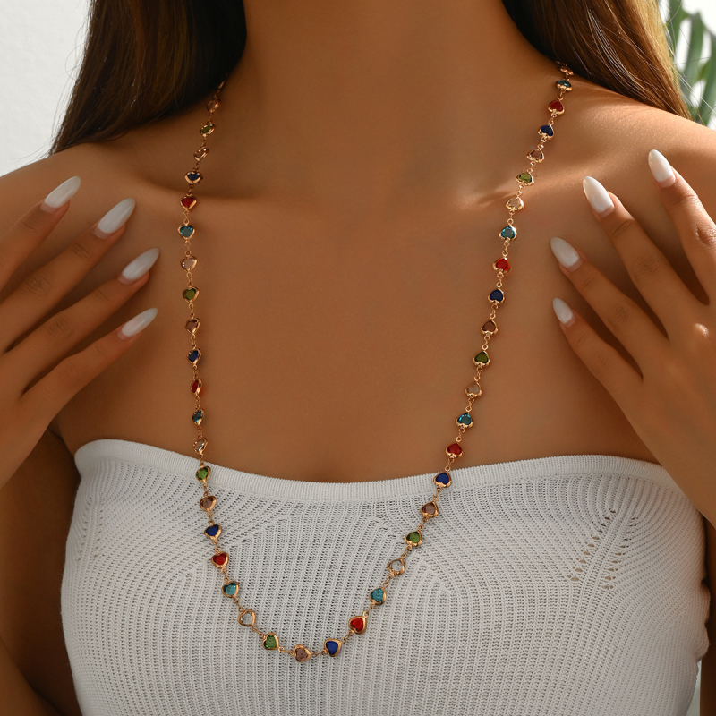 Ogrlica boho stila, dugačak dizajn s cvjetnim privjeskom; cinkova legura, elektroplatirana, duljina 41–50 cm, U-oblik, običan lanac