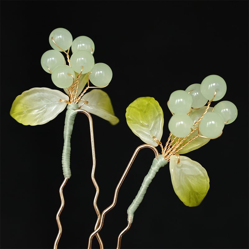 Etno stiilis juukseklips viljamotiiviga, käsitöö (Materjal: sulam; Stiil: etniline, naistele; Kujundus: puuvilja motiiv; Käsitööd; Väljalase: 2024. aasta sügis)