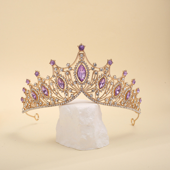 Vjenčana tiara (Materijal: Legura; Oblik: ženska kruna; Tehnika obrade: dijamant; Vrsta kristala: kristal; Izlazak: proljeće 2025)