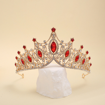 Vjenčana tiara (Materijal: Legura; Oblik: ženska kruna; Tehnika obrade: dijamant; Vrsta kristala: kristal; Izlazak: proljeće 2025)