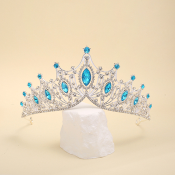 Vjenčana tiara (Materijal: Legura; Oblik: ženska kruna; Tehnika obrade: dijamant; Vrsta kristala: kristal; Izlazak: proljeće 2025)