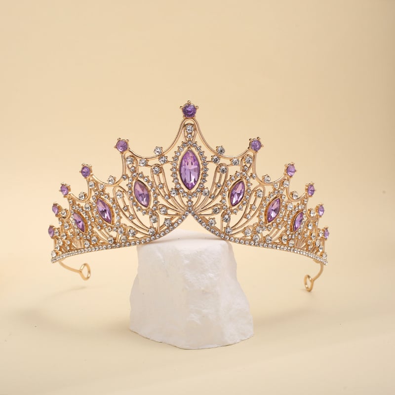 Vjenčana tiara (Materijal: Legura; Oblik: ženska kruna; Tehnika obrade: dijamant; Vrsta kristala: kristal; Izlazak: proljeće 2025)