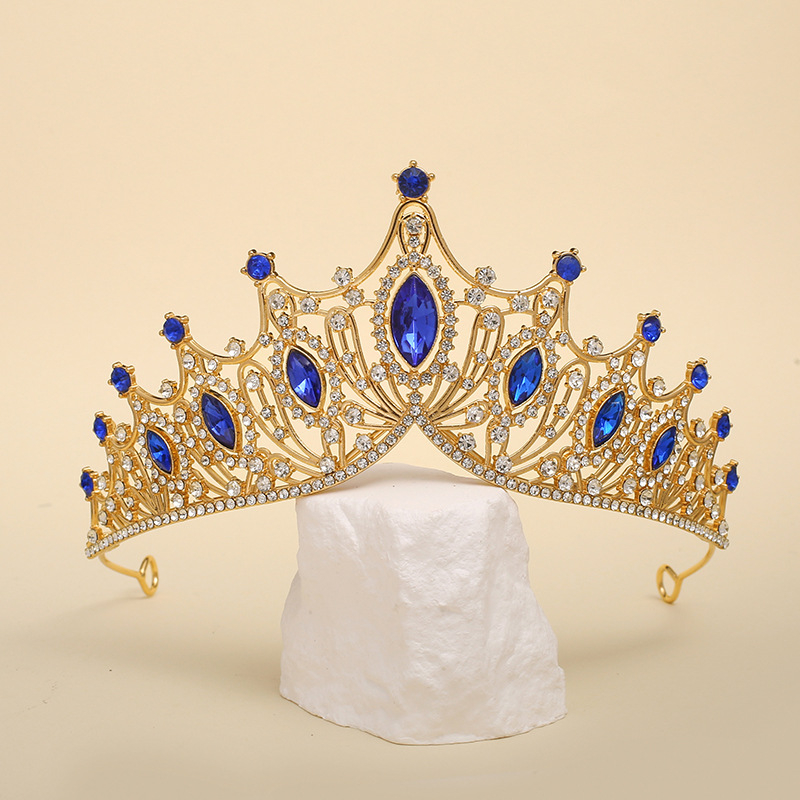 Vjenčana tiara (Materijal: Legura; Oblik: ženska kruna; Tehnika obrade: dijamant; Vrsta kristala: kristal; Izlazak: proljeće 2025)