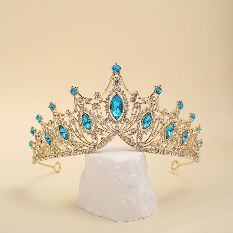 Vjenčana tiara (Materijal: Legura; Oblik: ženska kruna; Tehnika obrade: dijamant; Vrsta kristala: kristal; Izlazak: proljeće 2025)