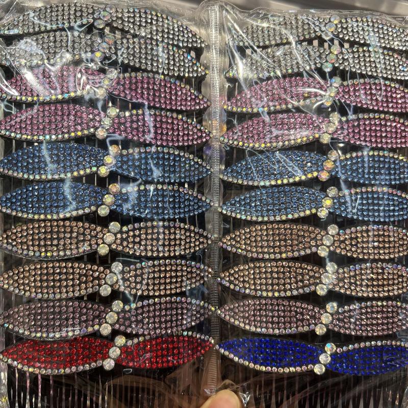 Češalj za kosu - cvjetnog oblika, plastični s dijamantima ukrasom, jednostavan ženski stil, za šiške