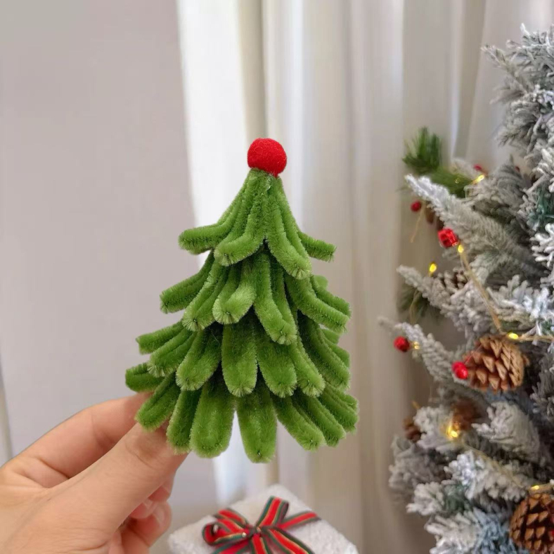 Galvas lente (plastmasas materiāls; roku darīts; karikatūras stils; svaigs un salds; rudens 2025)