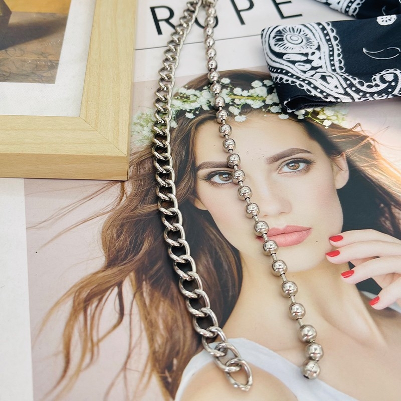 Centură lanț pentru pantaloni cu lanț metalic și eșarfă de mătase – cataramă din aliaj, închidere automată, material principal: mătase