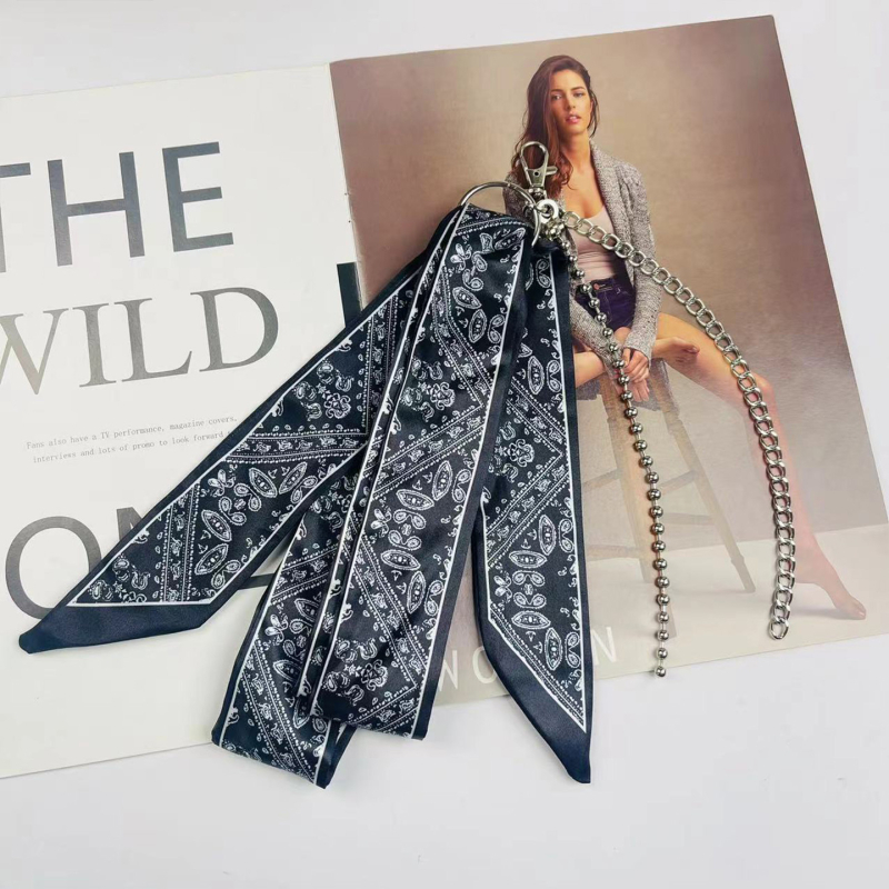 Centură lanț pentru pantaloni cu lanț metalic și eșarfă de mătase – cataramă din aliaj, închidere automată, material principal: mătase