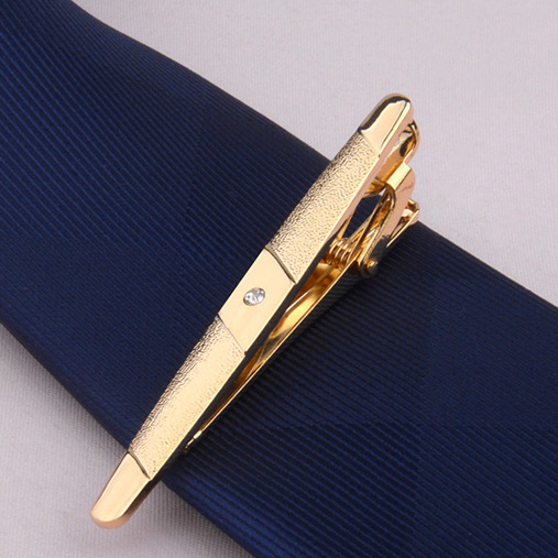 Vīriešu zeltītais kaklasaistes klips, vienkāršs Korejas stila dizains, piemērots biznesam un formāliem pasākumiem, standarta kaklasaites platums.