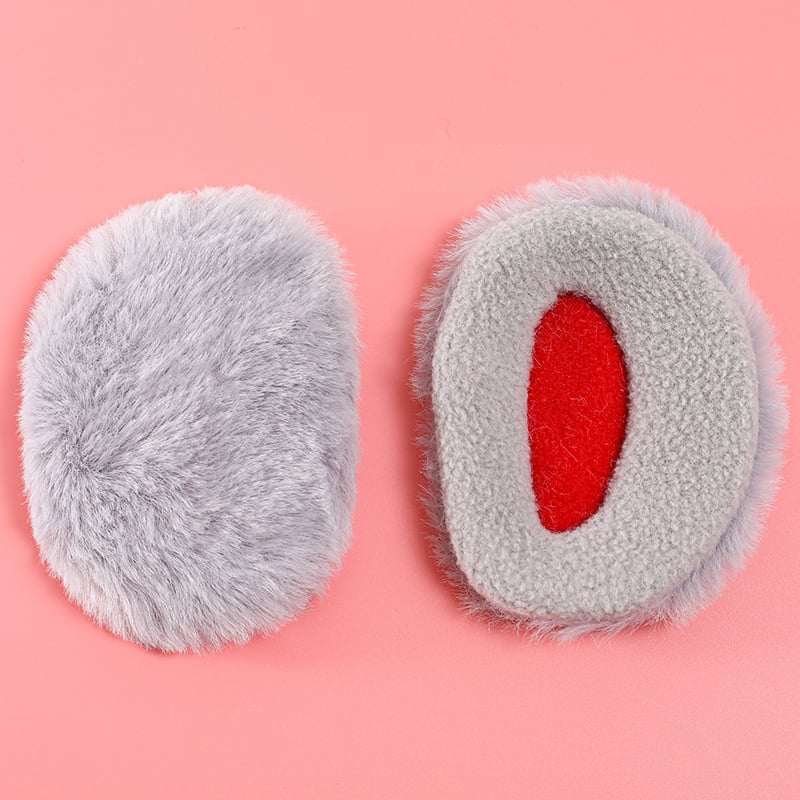 Vienā auss siltināti ausu aizsargi no trušu kažokādas, pūkaini, silti un pretvēja