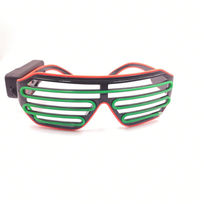 Bevieliai šviesūs akiniai – rekvizitas vakarėliams; Medžiaga: plastikas; Maitinimas: 2x1.5V AAA arba 2x7 baterijos (be baterijų); Logotipo spauda: įmanoma; Gamyba: pusiau rankinis ir pusiau mechaninis