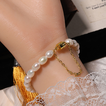 Brățară cu perle, realizată manual, design geometric, stil office fashion, pentru femei