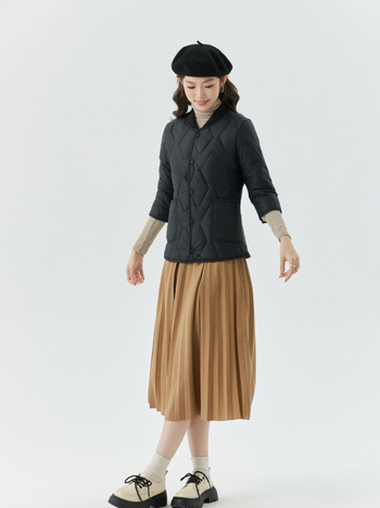 Sieviešu kokvilnas mētelis ar flīsa odere, ārējais neilons, pildījums zīdam līdzīga šķiedra, 3/4 piedurknes