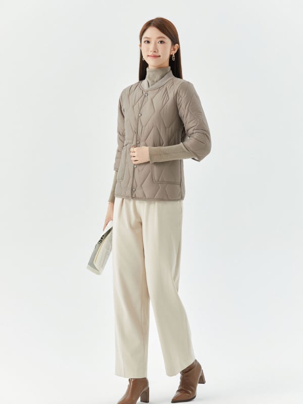 Sieviešu kokvilnas mētelis ar flīsa odere, ārējais neilons, pildījums zīdam līdzīga šķiedra, 3/4 piedurknes