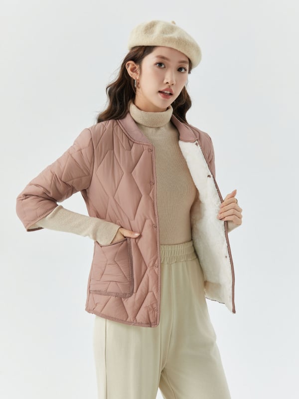 Sieviešu kokvilnas mētelis ar flīsa odere, ārējais neilons, pildījums zīdam līdzīga šķiedra, 3/4 piedurknes