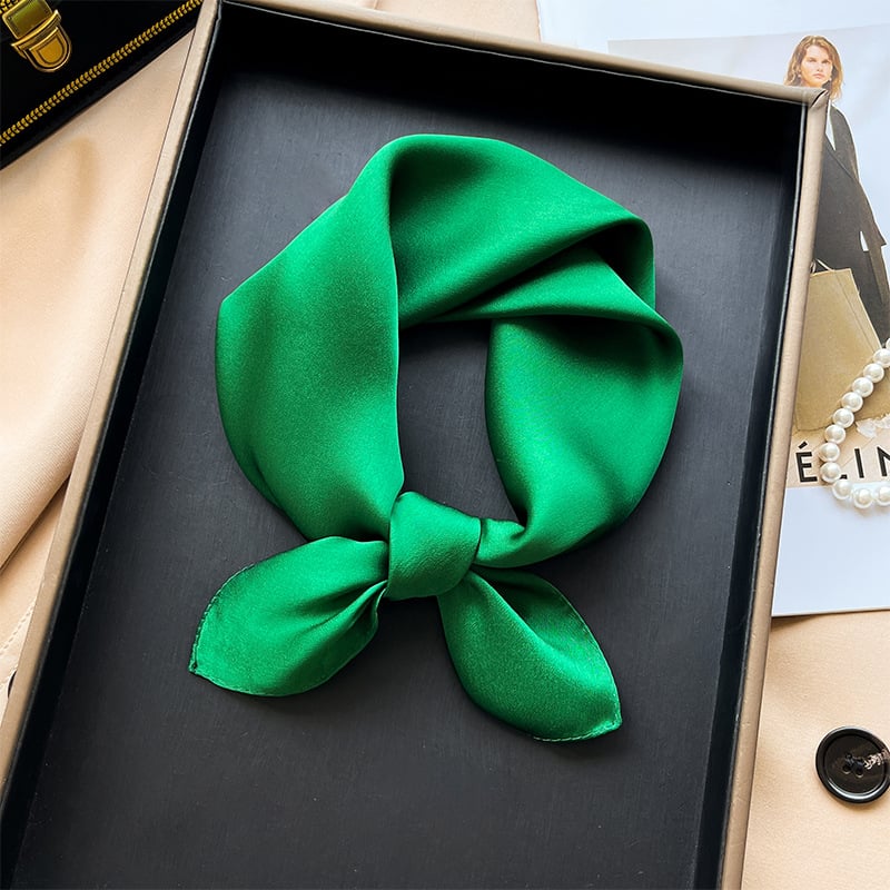 Svilen šal kvadratnog oblika | 100% svila, ravno tkanje, ljeto 2025 izdanje