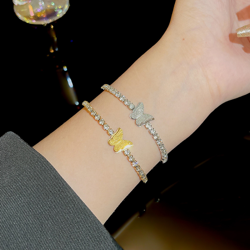 Brățară pentru femei din oțel de titan, cu motiv inimă și fluture — de înaltă clasă, placare electroplată, bijuterii de modă elegante, cadou pentru călătorii