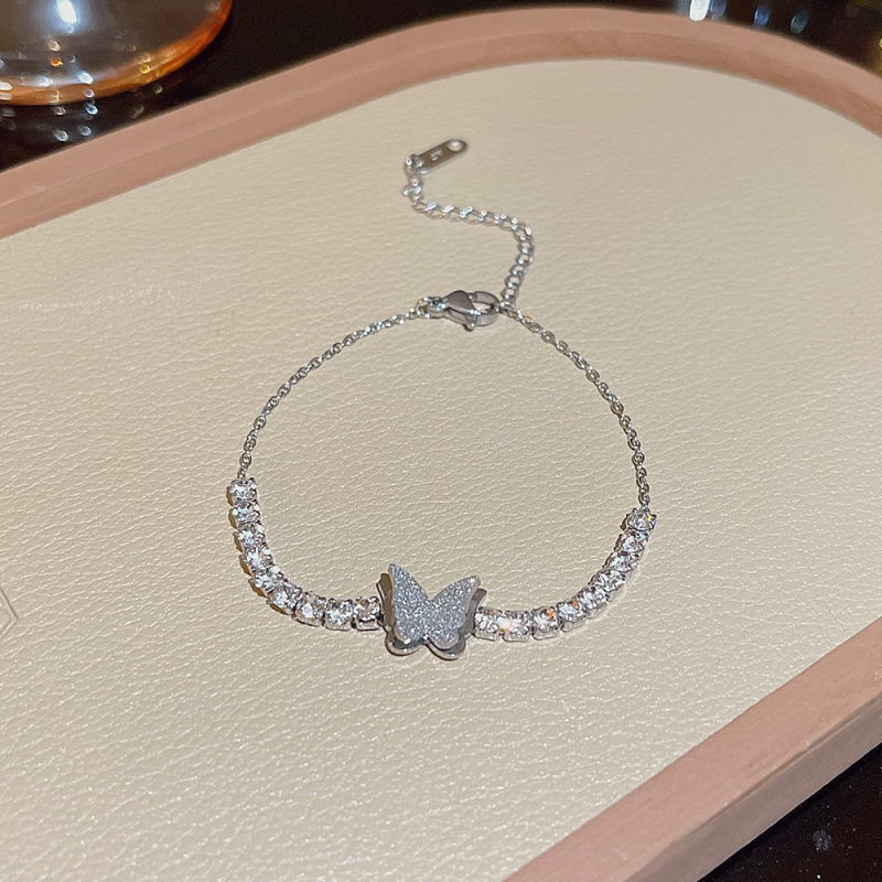 Brățară pentru femei din oțel de titan, cu motiv inimă și fluture — de înaltă clasă, placare electroplată, bijuterii de modă elegante, cadou pentru călătorii