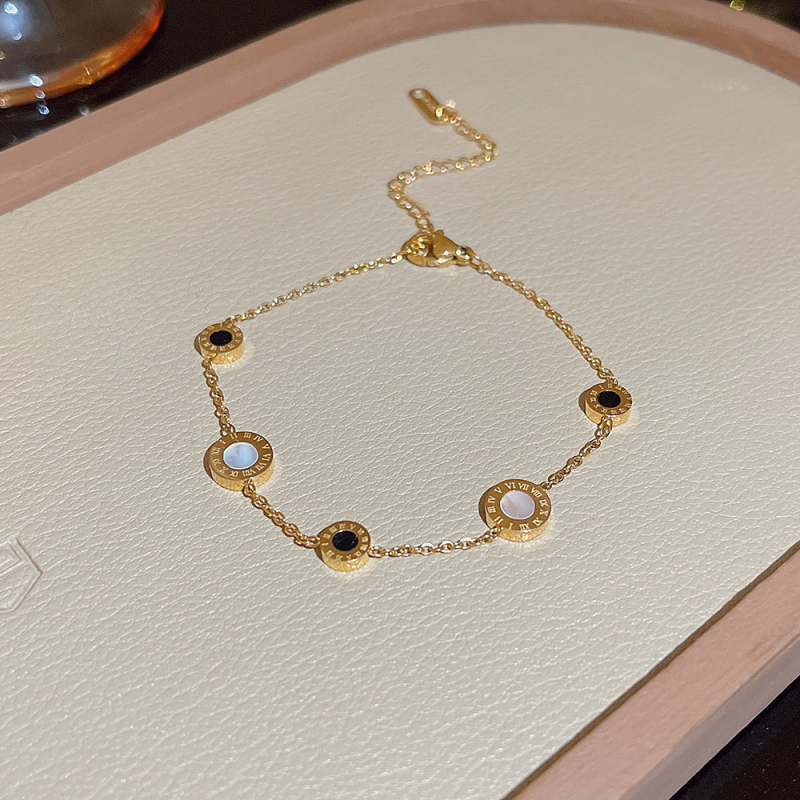 Brățară pentru femei din oțel de titan, cu motiv inimă și fluture — de înaltă clasă, placare electroplată, bijuterii de modă elegante, cadou pentru călătorii