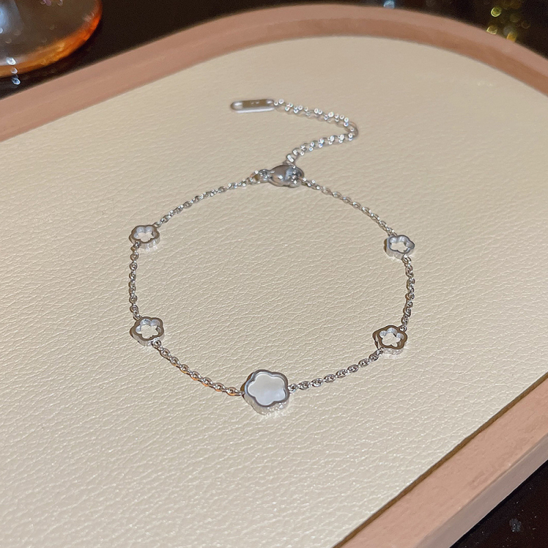 Brățară pentru femei din oțel de titan, cu motiv inimă și fluture — de înaltă clasă, placare electroplată, bijuterii de modă elegante, cadou pentru călătorii