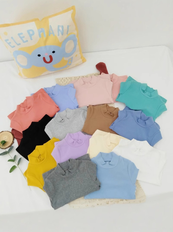 Детски топ с дълги ръкави и стойка яка, минималистичен стил, 95% памук, brushed обработка за мекота, солиден модел, подходящ за зимно-есенна и пролетна носене, за деца над 8 години