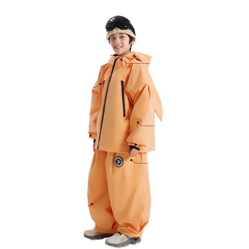 Bērnu slēpošanas komplekts ar kapuci – ūdensnecaurlaidīgs 3000mm, elpojošs, silta pildījuma no zīda šķiedras, universāls