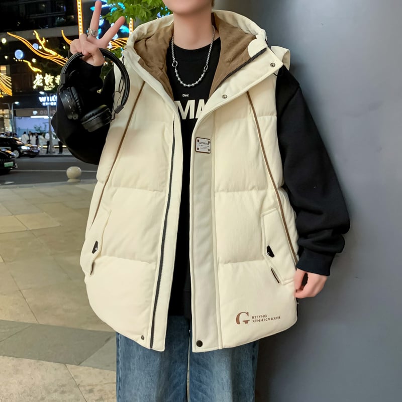 Fiatalos stílusú kapucnis mellény, laza szabás, cipzár, geometriai mintázat, tavasz–ősz