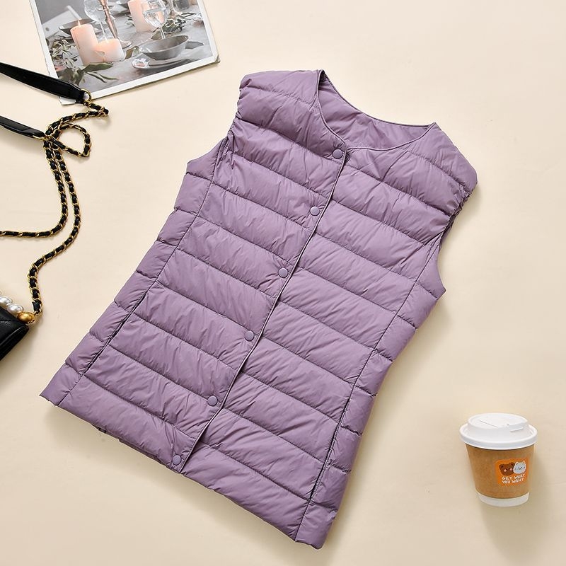 Pūkinė liemenė, lengvas Chenille audinys, baltų ančių pūkų užpildas, siaura silueta, apvali kaklo iškirptė