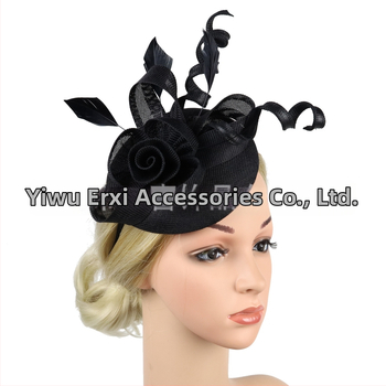 Rokām darināts spirālveida matu aksesuārs no mākslīgās konopes, ar vienas zobu spraudni, līgavām un ballēm