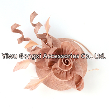 Rokām darināts spirālveida matu aksesuārs no mākslīgās konopes, ar vienas zobu spraudni, līgavām un ballēm