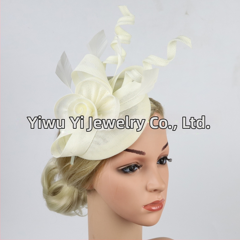 Rokām darināts spirālveida matu aksesuārs no mākslīgās konopes, ar vienas zobu spraudni, līgavām un ballēm