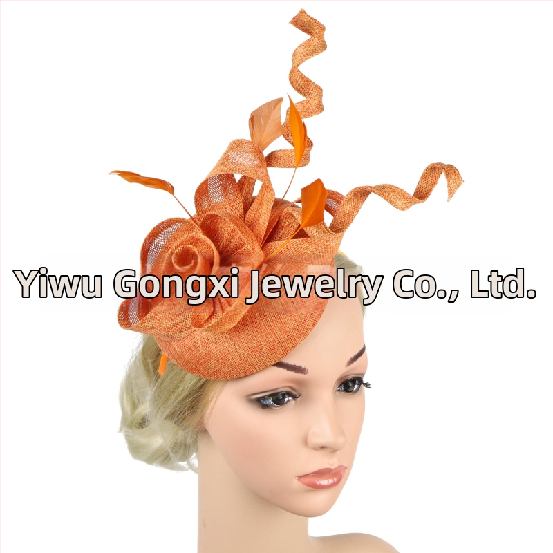 Rokām darināts spirālveida matu aksesuārs no mākslīgās konopes, ar vienas zobu spraudni, līgavām un ballēm