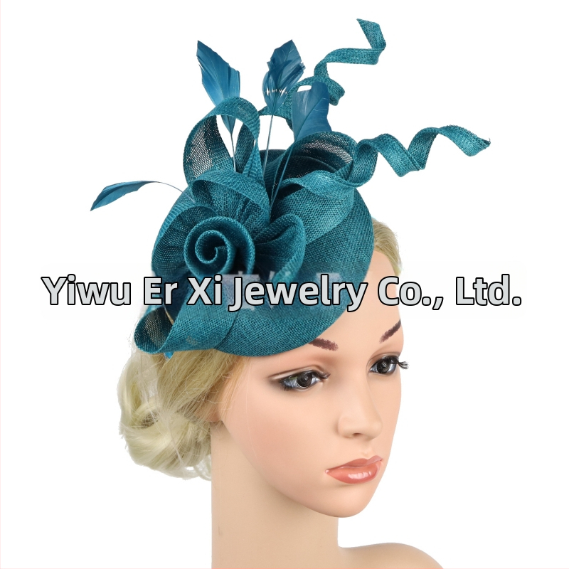 Rokām darināts spirālveida matu aksesuārs no mākslīgās konopes, ar vienas zobu spraudni, līgavām un ballēm