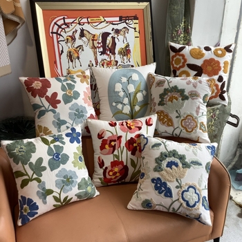 Jastučnica s cvjetnim izvezom od pamuka, u novokineskom stilu (pamuk, Vezenje, Cvjetni uzorak)