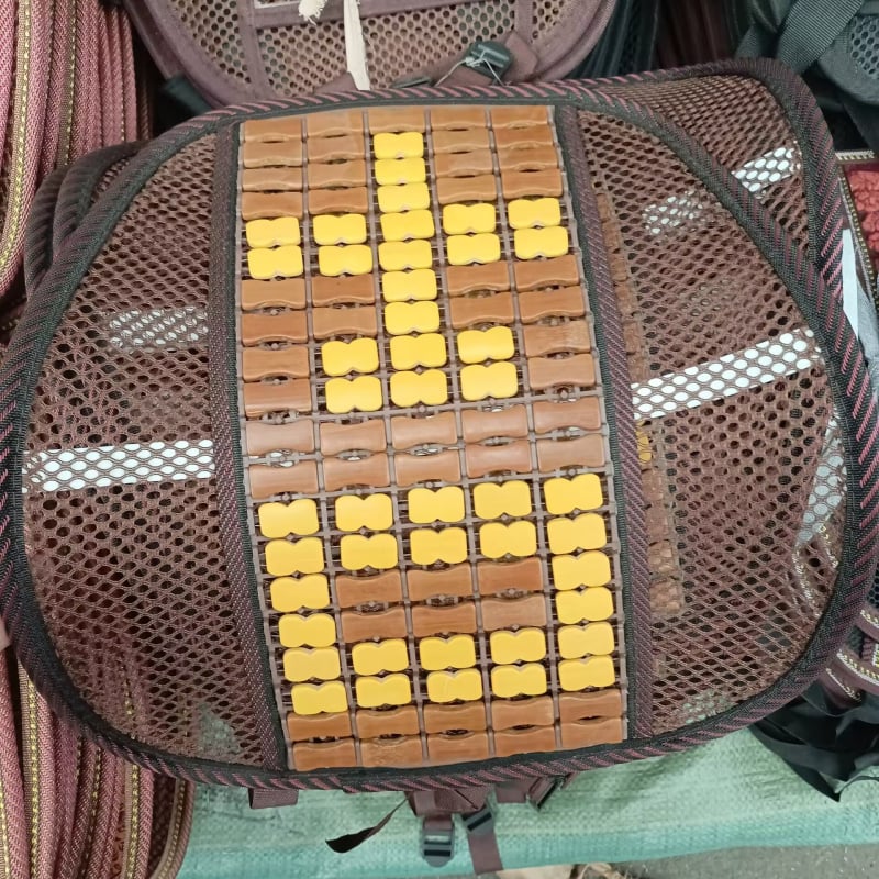 Rankomis austas automobilio juosmens atramos pagalvė, ledinio šilko audinys, medvilnės užpildas, universalus prisitaikymas, visoms sezonoms