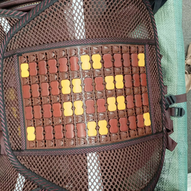 Rankomis austas automobilio juosmens atramos pagalvė, ledinio šilko audinys, medvilnės užpildas, universalus prisitaikymas, visoms sezonoms