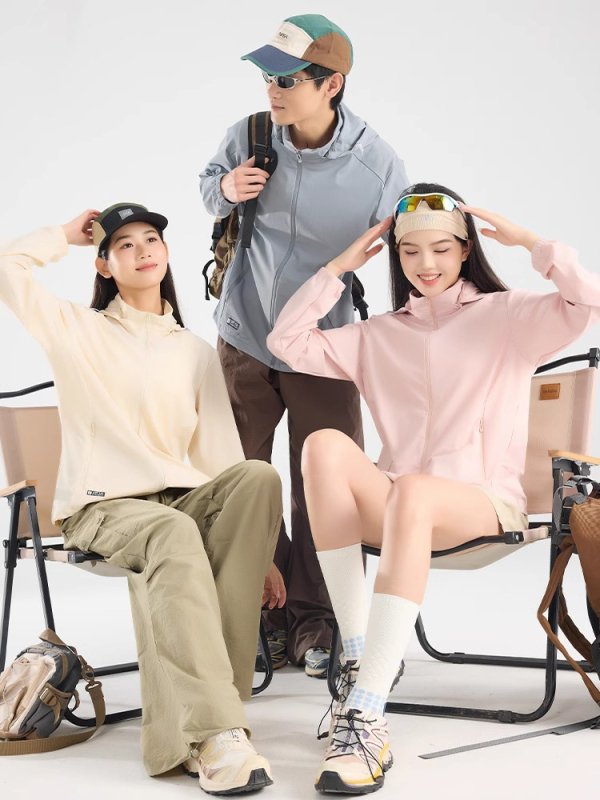 Išorinė vėjo atsparumo striukė su Ice Silk Original Yarn; UPF50+ UV apsauga; lengva, kvėpuojanti, greitai džiūsta; 87% nailonas, 13% spandeksas; su gobtuvu