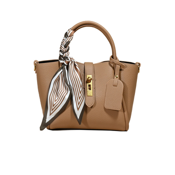 Női kosár alakú tote táska selyem viráganyagból, belső rekesz, mikroszálas műbőr bélés, puha felépítés, tavasz 2025