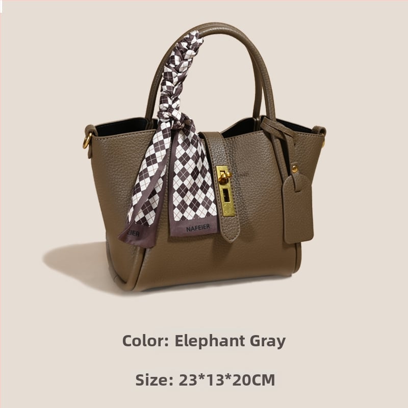 Női kosár alakú tote táska selyem viráganyagból, belső rekesz, mikroszálas műbőr bélés, puha felépítés, tavasz 2025