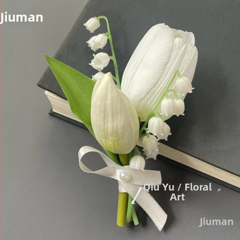 Rokas ziedu korsāde ar tauriņrožu orhideju — kāzu aksesuārs, personīgs dāvinājums, piemērots dzimšanas dienai un Ziemassvētkiem