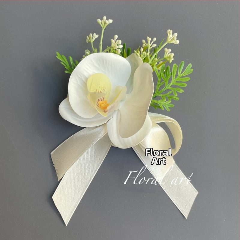 Rokas ziedu korsāde ar tauriņrožu orhideju — kāzu aksesuārs, personīgs dāvinājums, piemērots dzimšanas dienai un Ziemassvētkiem