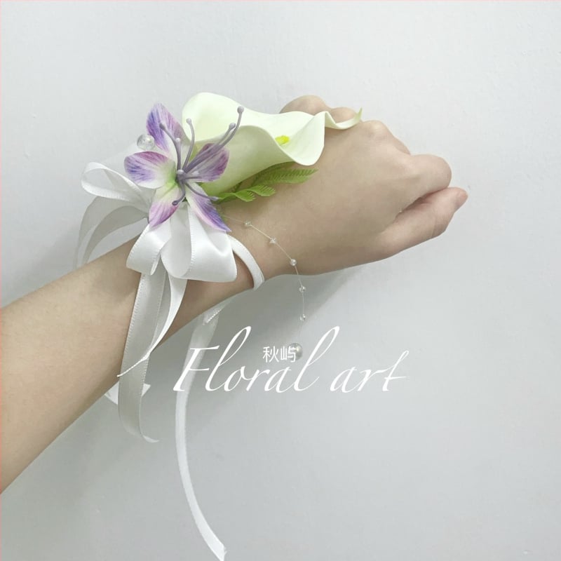 Rokas ziedu korsāde ar tauriņrožu orhideju — kāzu aksesuārs, personīgs dāvinājums, piemērots dzimšanas dienai un Ziemassvētkiem