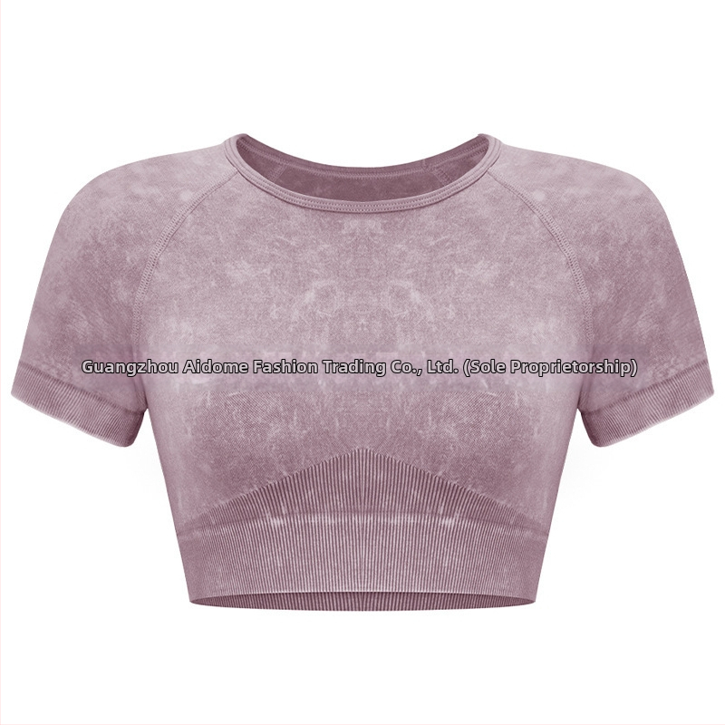 Sieviešu divdaļīgs jogas komplekts – īsās piedurknes tops un īsās bikses, pulovera stila, materiāls: neilons/ķīmisko šķiedru maisījums