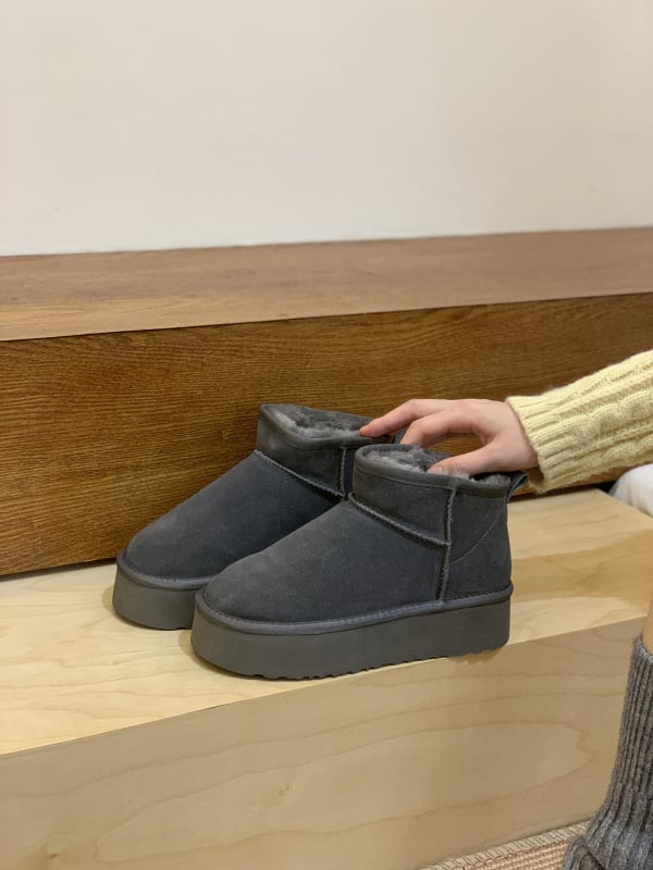 Moteriški odiniai sniego batai su storesne padu, vilnos-kašmyro vidinė danga, gilus įėjimas, žemas siluetas