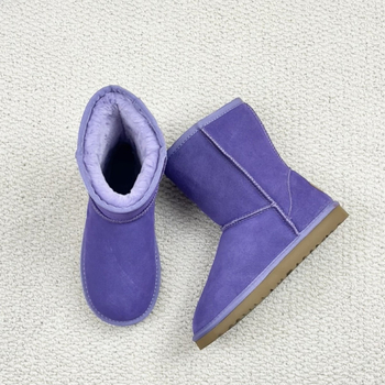 Vidutinio aukščio žieminiai auliniai moterims, karvų oda, dirbtinis kailis viduje, EVA padas, atsparus slydimui.