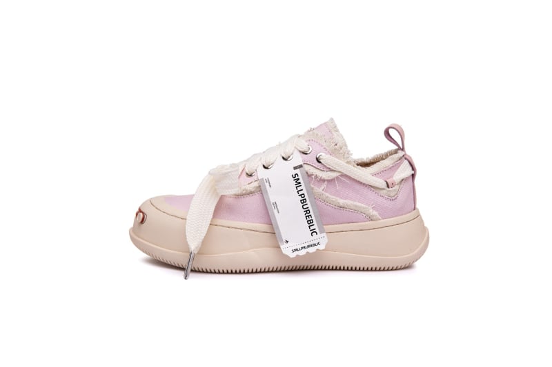 Auduma kedas ar vidēja augstuma augšdaļu, bieza zole, šņorēšana, universāls, ādas iekšpuse