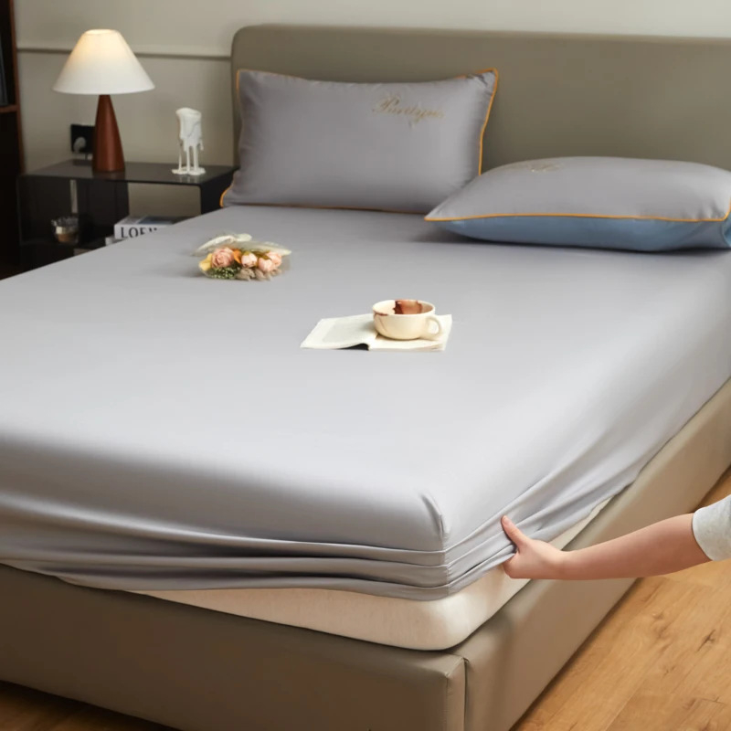 Trodjelni set od 100% pamuka: elastični plahtica, jastučnice i prekrivač; Twill tkanina, reaktivno bojanje, 500–800 g